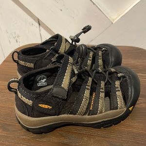 Kids Keen Sandals Black and Army Green